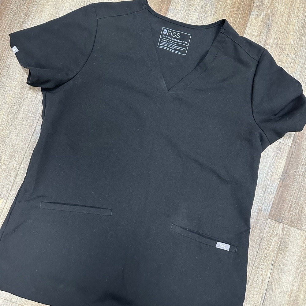 Figs Black Scrub Top